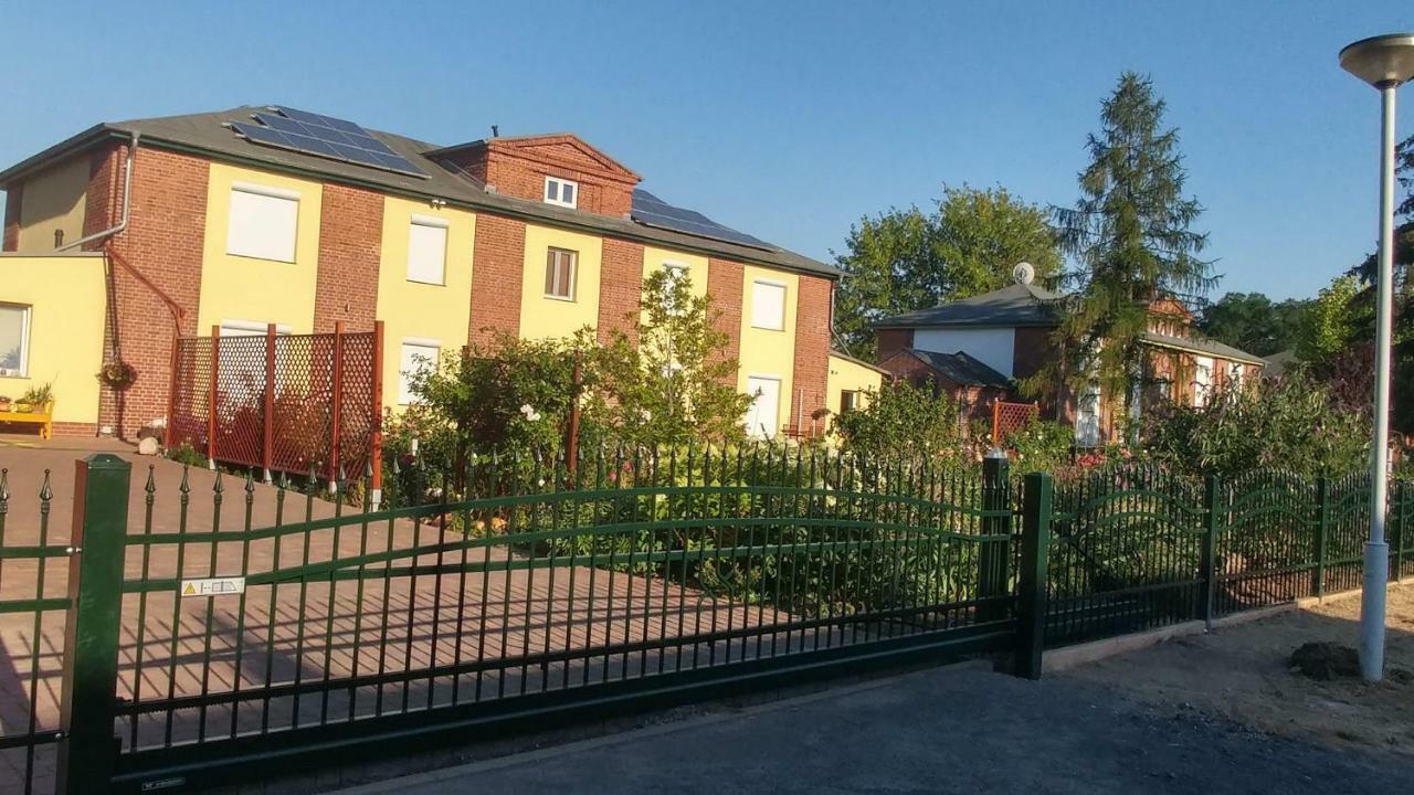 Ferienwohnungen Amselweg Brandenburg (Brandenburg an der Havel) Exterior foto
